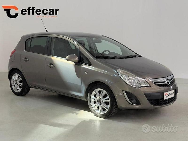 Usata Opel Corsa 86 CV (63 kW) 2012 Grigio Utilitaria