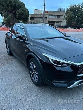 Usata Infiniti QX30 169 CV (124 kW) 2017 Nero SUV