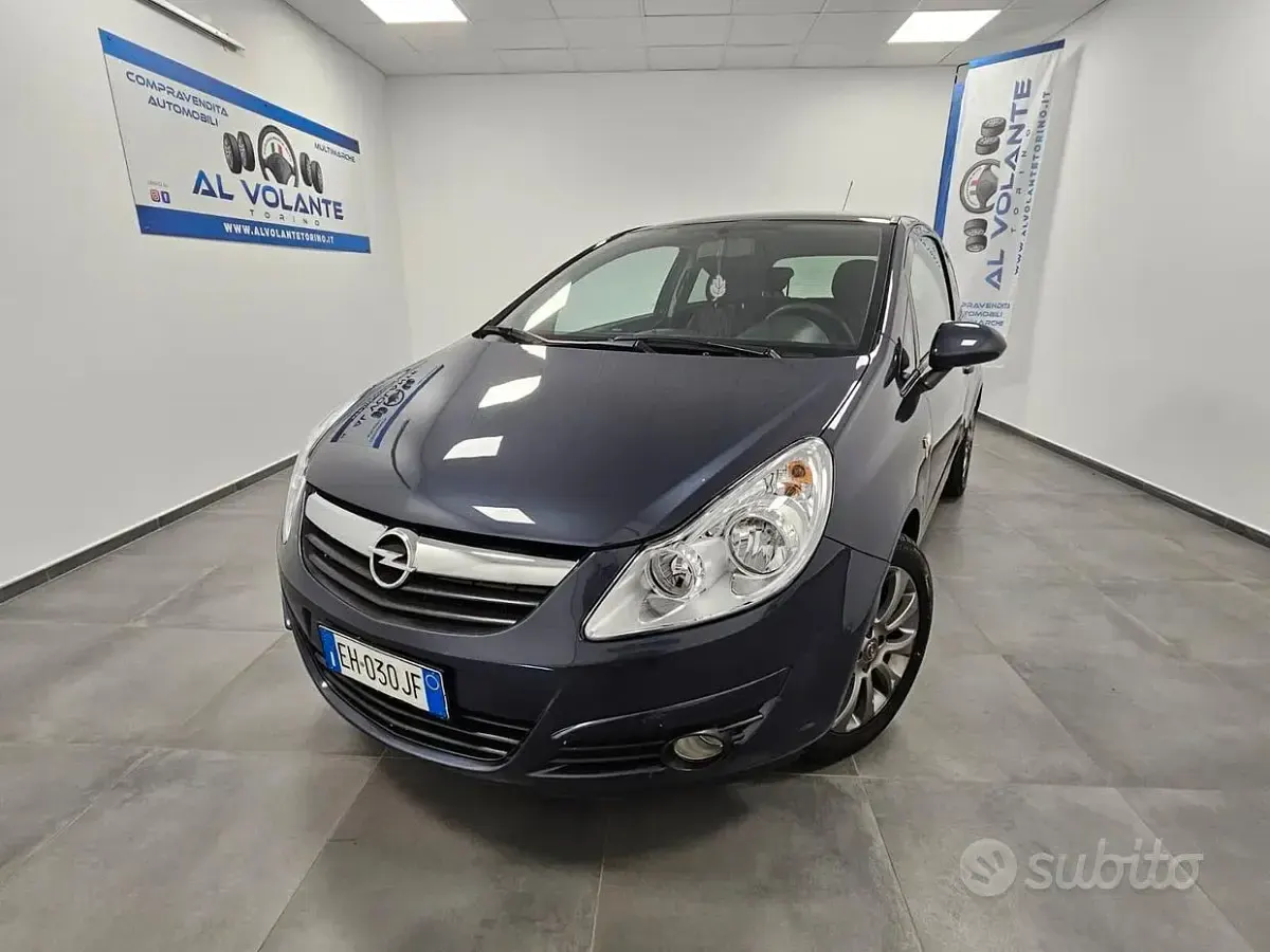 Usata Opel Corsa Edition 86 CV (63 kW) 2011 Blu Utilitaria