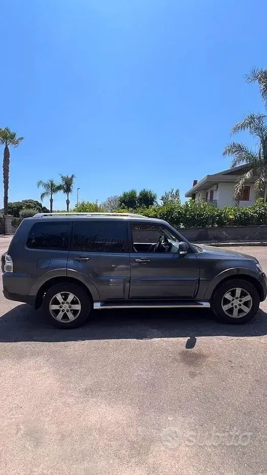 Usata Mitsubishi Pajero 160 CV (117 kW) 2009 Grigio SUV