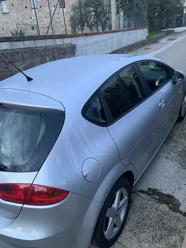 Usata Seat Leon Reference 90 CV (66 kW) 2012 Berlina