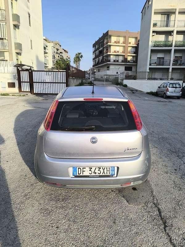 Usata Fiat Grande Punto 77 CV (56 kW) 2007 Utilitaria