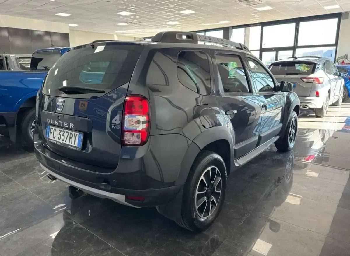 Usata Dacia Duster Prestige 109 CV (80 kW) 2016 Grigio scuro metallizzato SUV