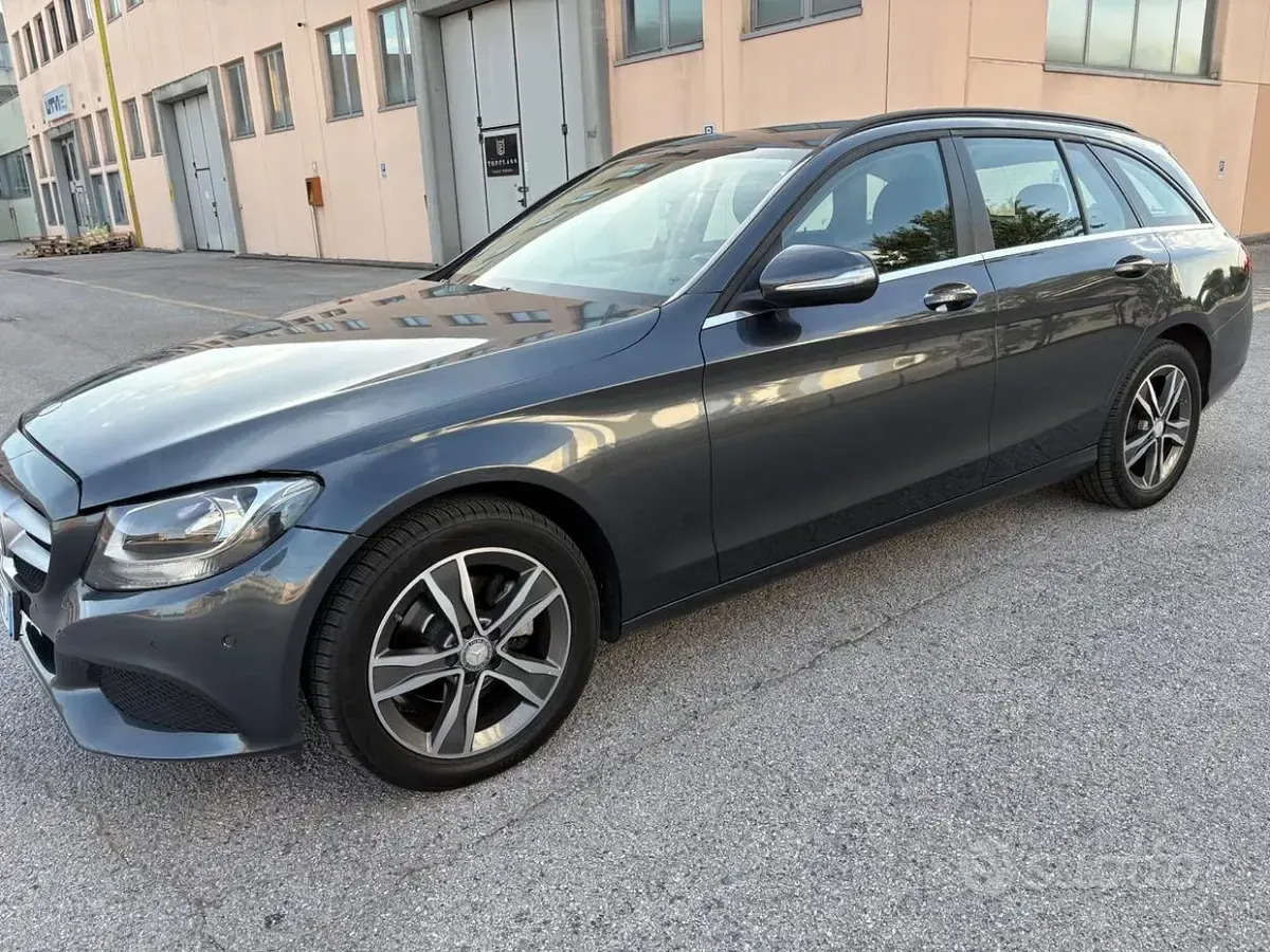 Usata Mercedes C180 Premium 116 CV (85 kW) 2015 Grigio Station wagon