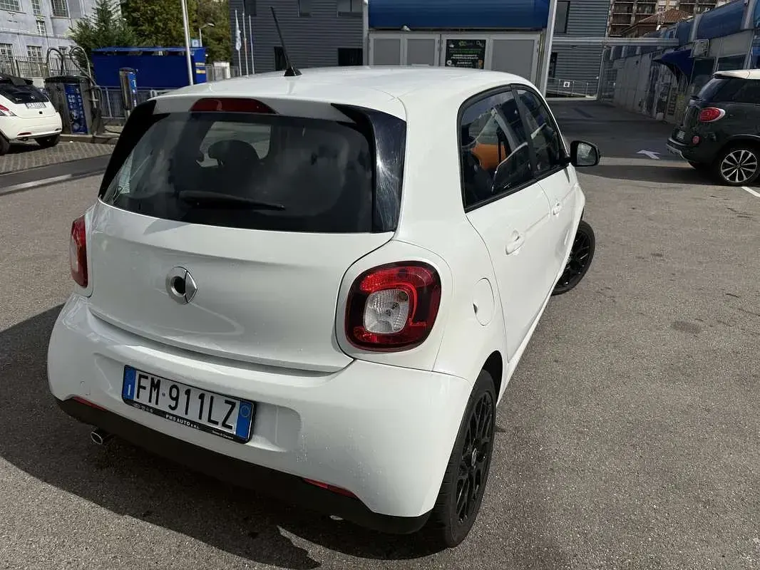 Usata Smart ForFour Passion 90 CV (66 kW) 2017 Utilitaria