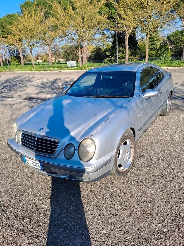 Usata Mercedes CLK200 Elegance 192 CV (141 kW) 1999 Grigio Coupé