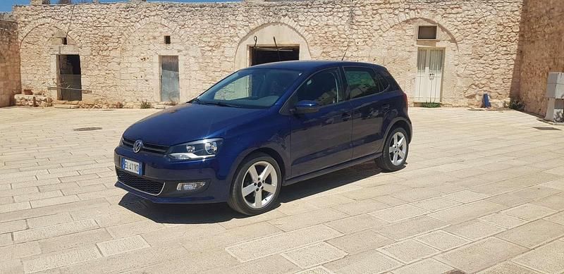 Usata VW Polo Highline 90 CV (66 kW) 2011 Blu Berlina