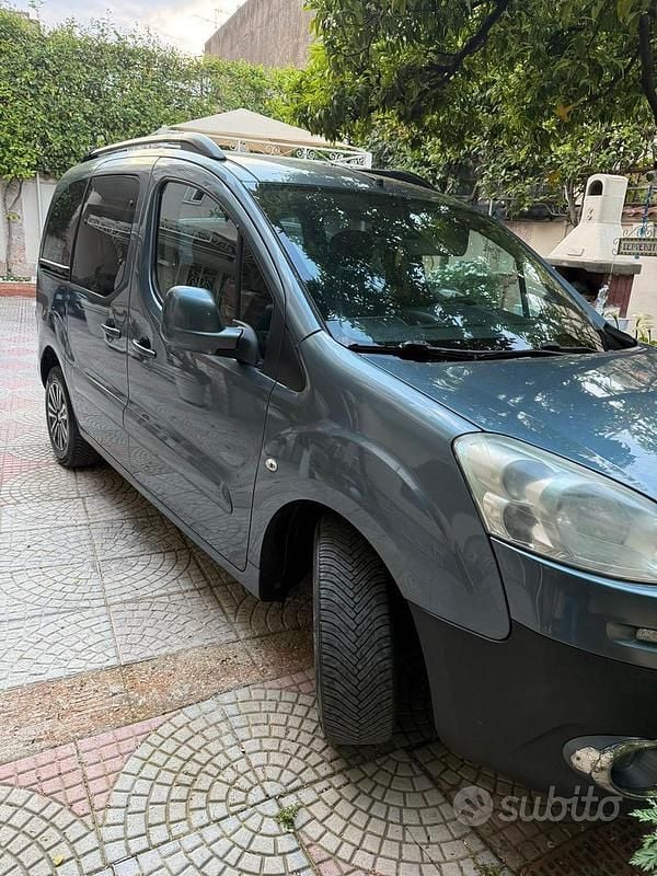 Usata Peugeot Partner Tepee 2012 Grigio Monovolume