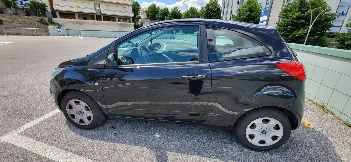 Usata Ford Ka 75 CV (55 kW) 2011 Nero Utilitaria