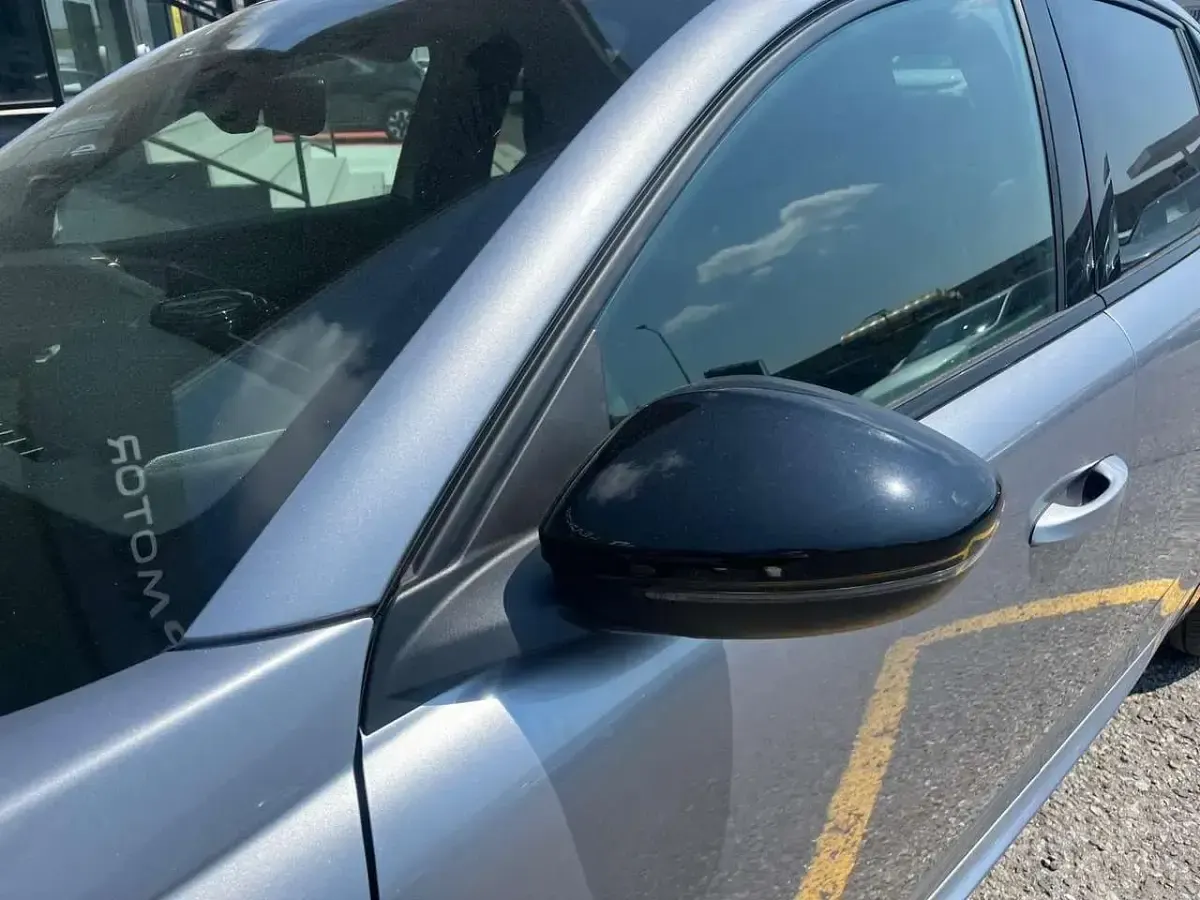Usata Lancia Ypsilon 110 CV (80 kW) 2024 Grigio Utilitaria