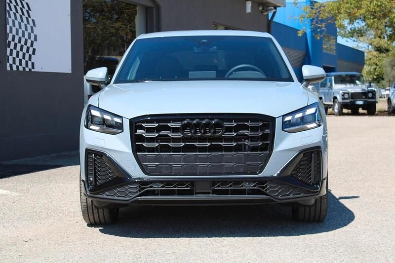 Usata Audi Q2 S-Line 150 CV (110 kW) 2024 Grigio SUV