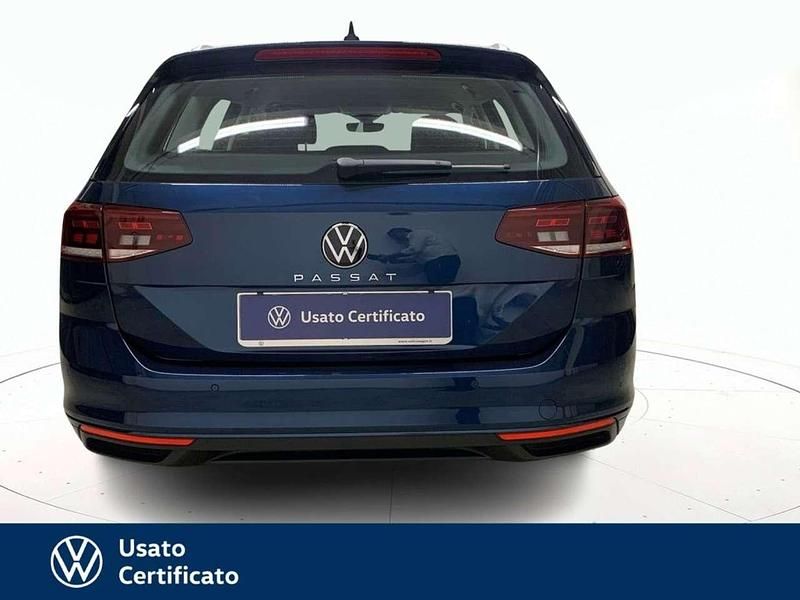 Usata VW Passat Business 150 CV (110 kW) 2023 Blu pastello Station wagon