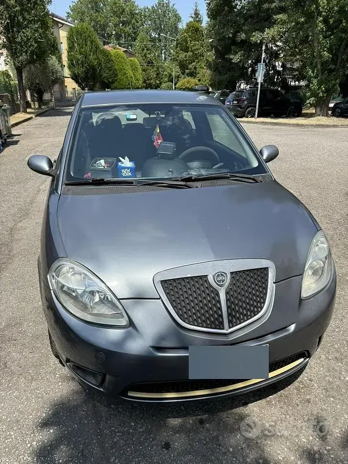 Usata Lancia Ypsilon 60 CV (44 kW) 2009 Grigio Utilitaria