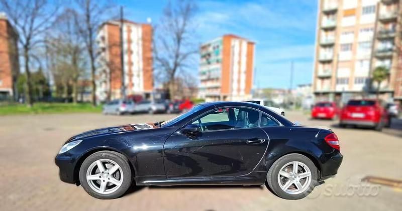 Usata Mercedes SLK200 163 CV (119 kW) 2007 Nero Cabrio