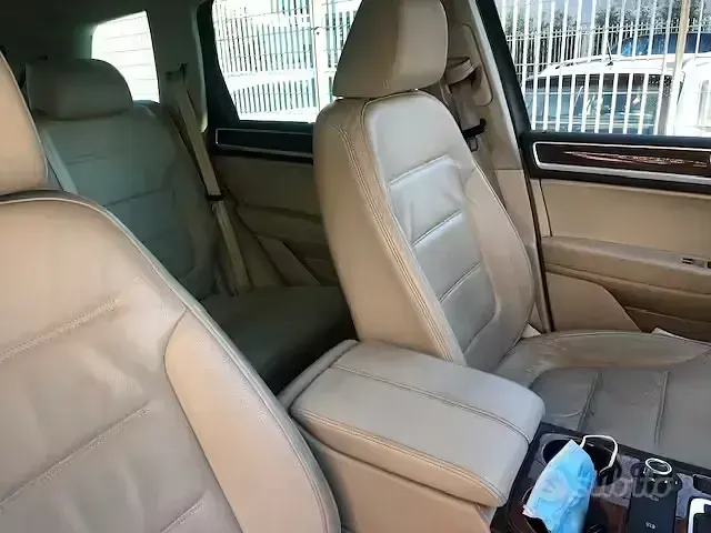 Usata VW Touareg 240 CV (176 kW) 2011 Bianco SUV