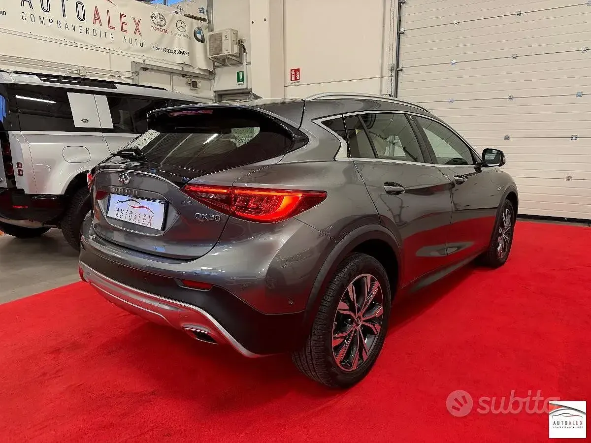 Usata Infiniti QX30 Premium 170 CV (125 kW) 2016 Grigio SUV