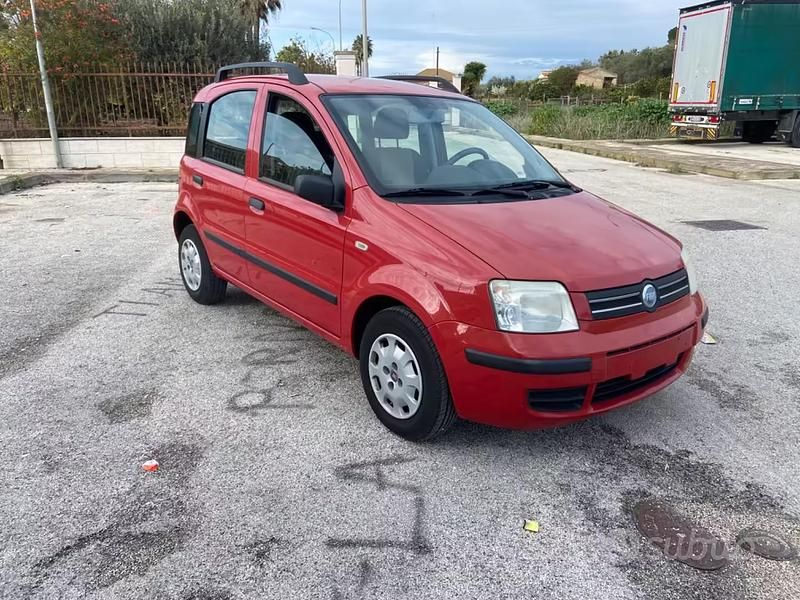Usata Fiat Panda Emotion 70 CV (51 kW) 2008 Rosso Utilitaria