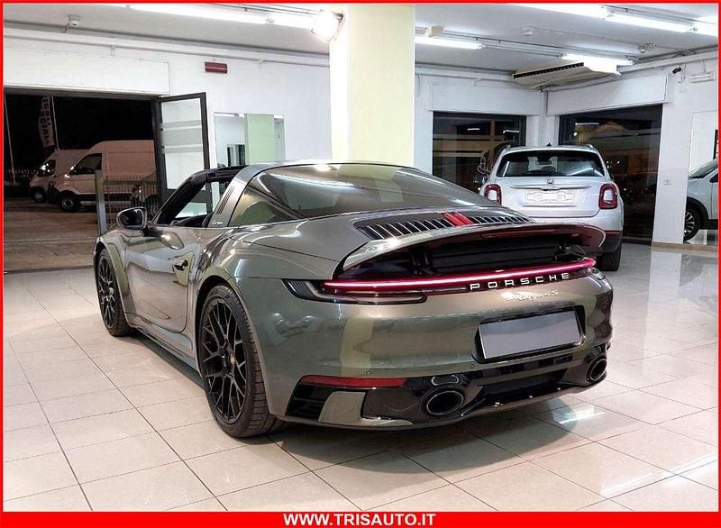 Usata Porsche 911 450 CV (330 kW) 2024 Verde Berlina