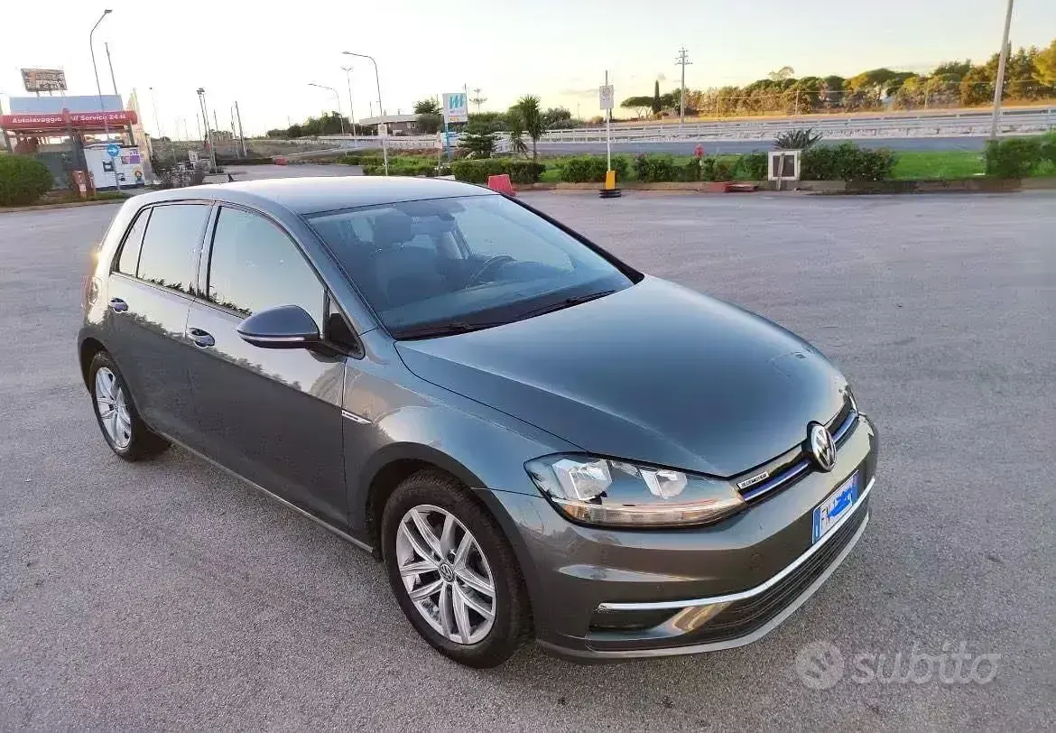 Usata VW Golf VII 110 CV (80 kW) 2018 Grigio Berlina