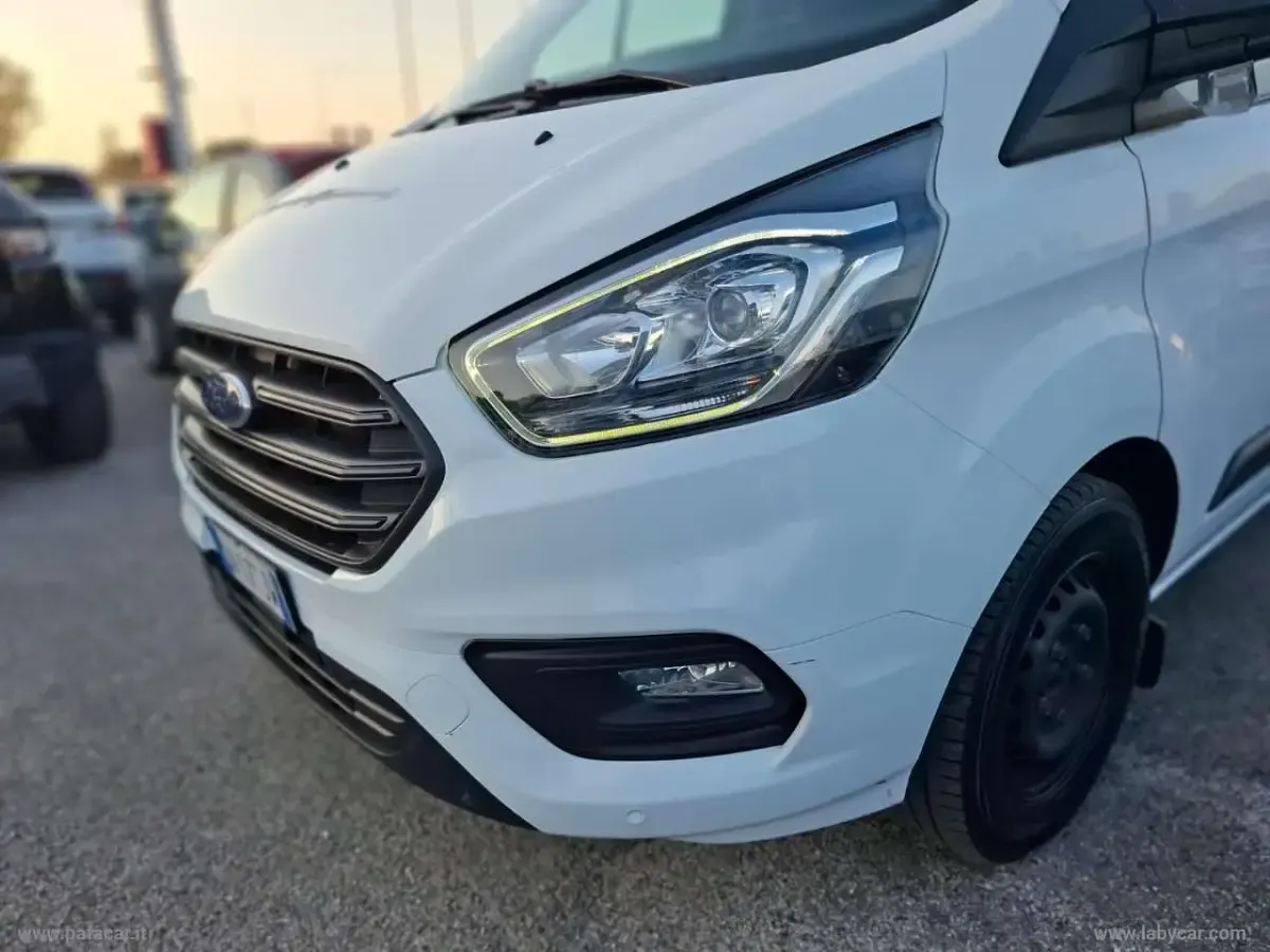 Occasion Ford Transit Custom 131 ch (96 kW) 2022 Blanc Break