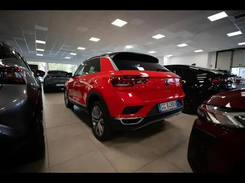 Usata VW T-Roc Business 150 CV (110 kW) 2021 Grigio chiaro SUV