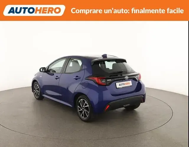 Usata Toyota Yaris Trend 116 CV (85 kW) 2021 Blu Utilitaria
