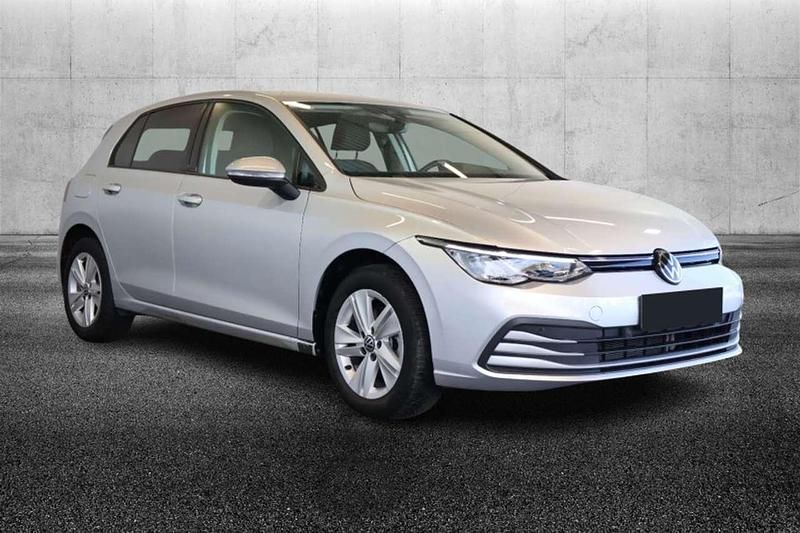 Usata VW Golf VIII Life 116 CV (85 kW) 2023 Argento Berlina