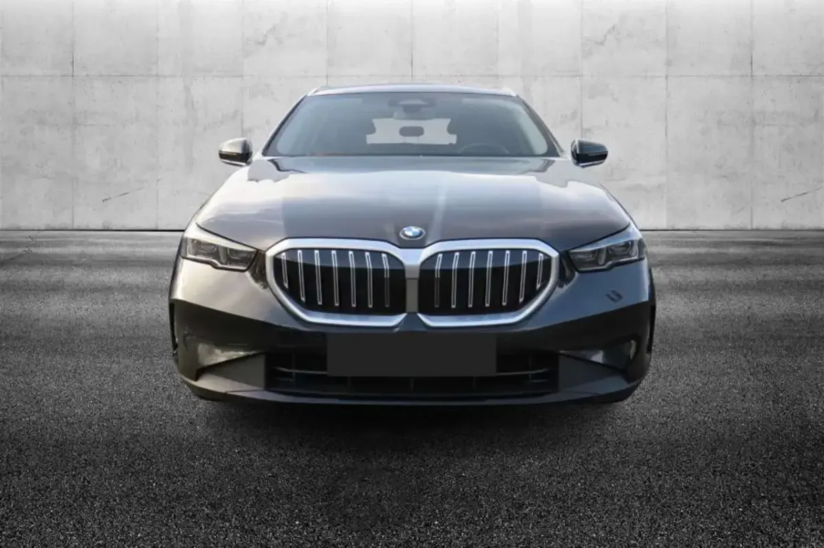 Usata BMW 520 197 CV (144 kW) 2024 Nero Station wagon