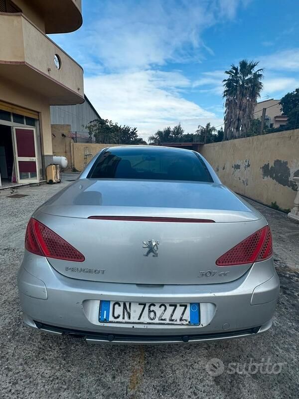 Usata Peugeot 307 CC 109 CV (80 kW) 2004 Grigio Cabrio