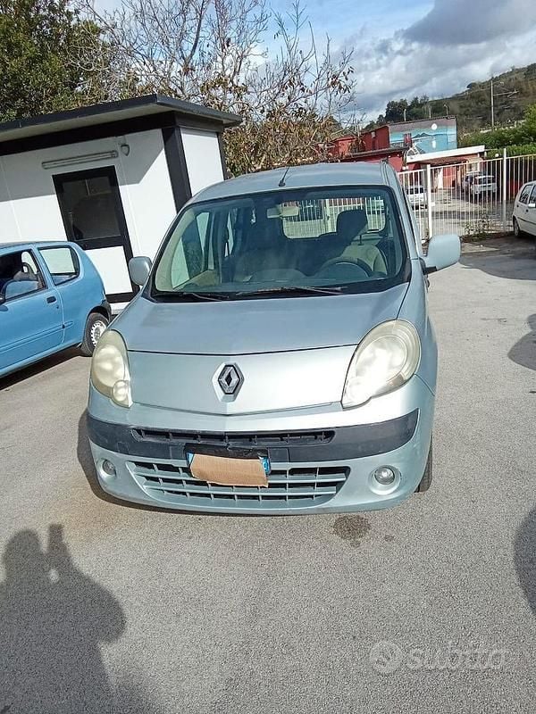 Usata Renault Kangoo 106 CV (77 kW) 2010 Grigio Berlina