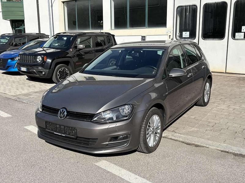 Usata VW Golf VII Cup 110 CV (80 kW) 2014 Limestone grey metallic Utilitaria