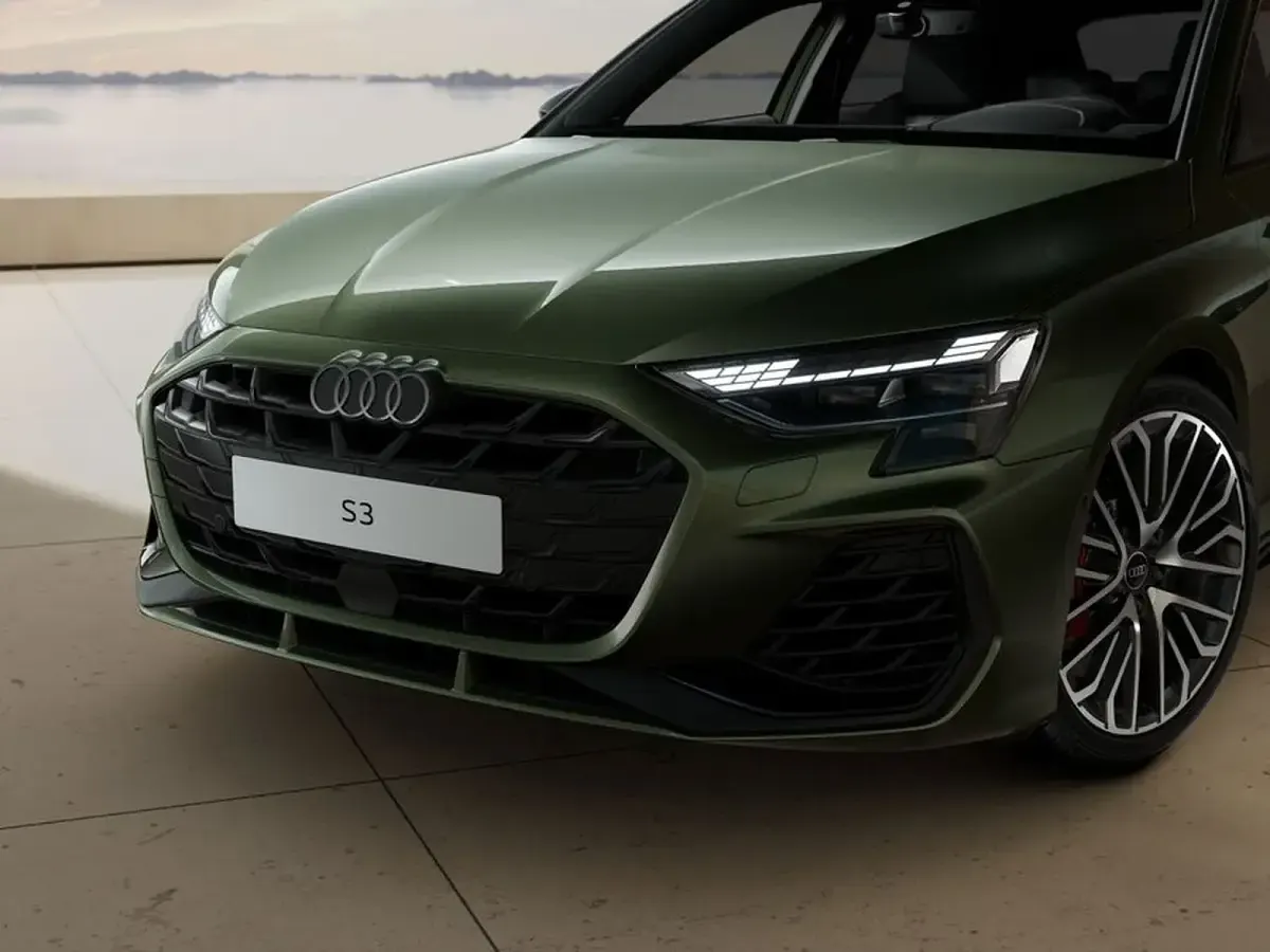 Nuova Audi S3 Sport 333 CV (244 kW) 2026 Verde distretto metallizzato Berlina