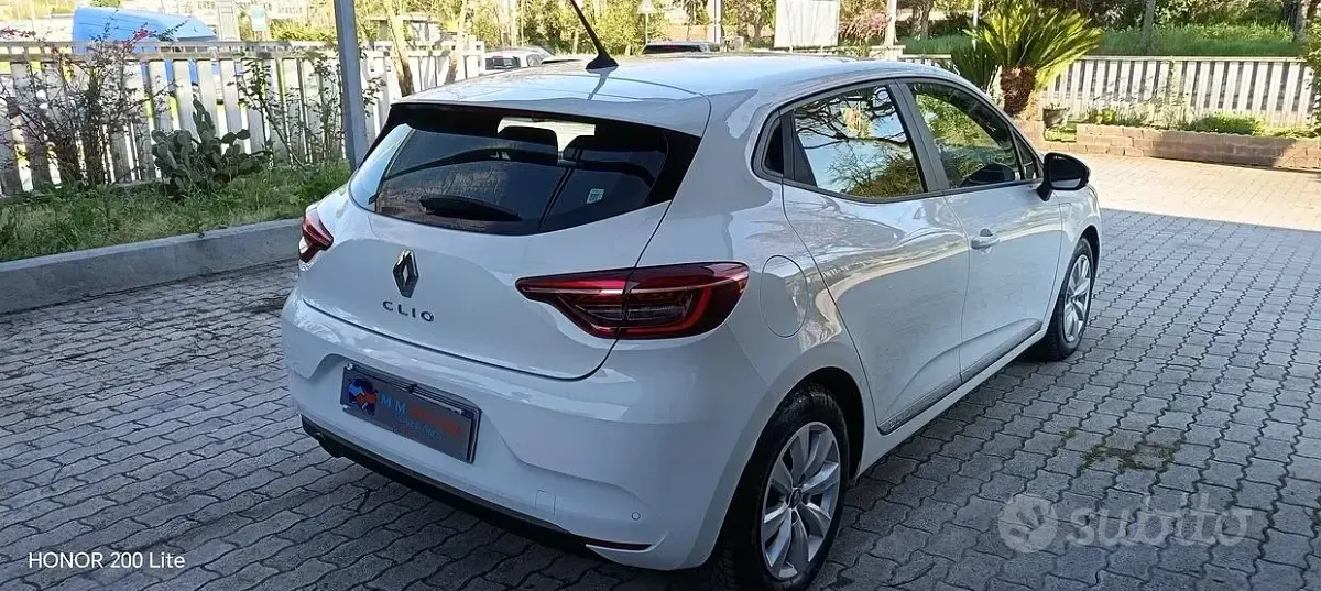 Occasion Renault Clio V Zen 85 ch (62 kW) 2019 Blanc Citadine
