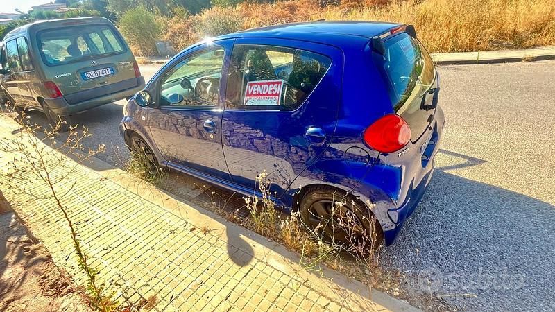 Usata Toyota Aygo 68 CV (50 kW) 2008 Blu Utilitaria