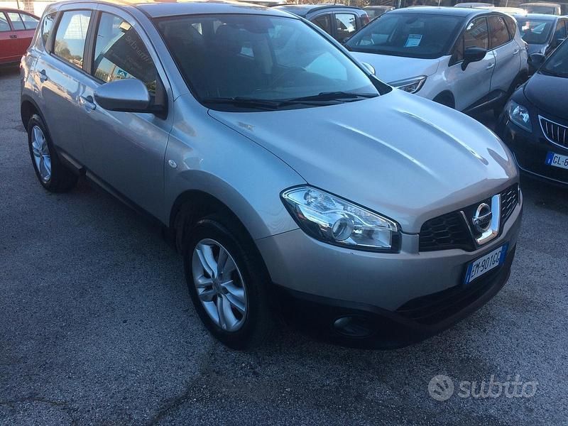 Usata Nissan Qashqai Acenta 110 CV (80 kW) 2012 Grigio SUV