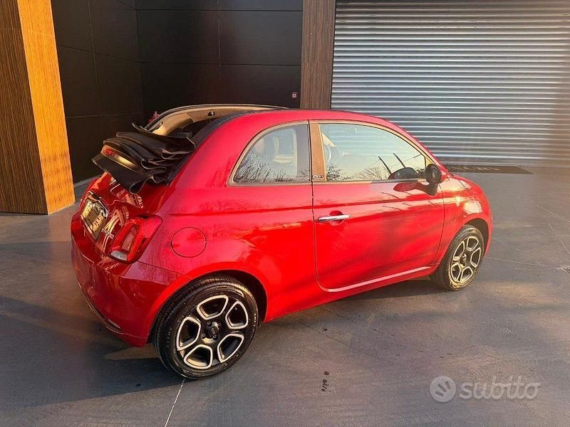 Usata Fiat 500C 69 CV (50 kW) 2023 Rosso pastello Cabrio