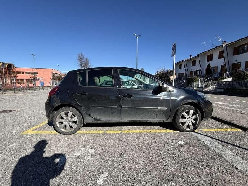 Usata Renault Clio IV Dynamique 75 CV (55 kW) 2012 Nero Berlina