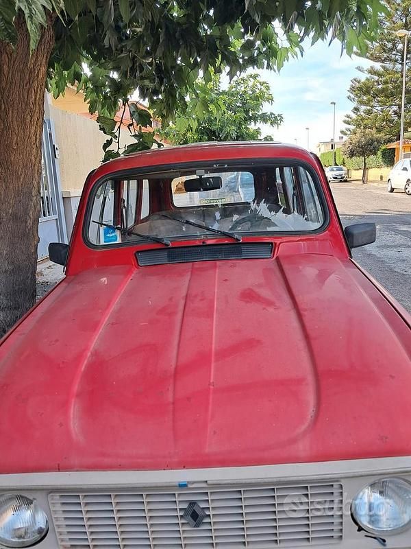 Usata Renault R4 33 CV (24 kW) 1990 Utilitaria