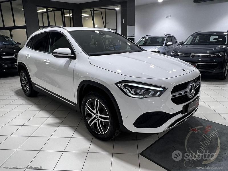 Usata Mercedes GLA200 150 CV (110 kW) 2022 Bianco SUV