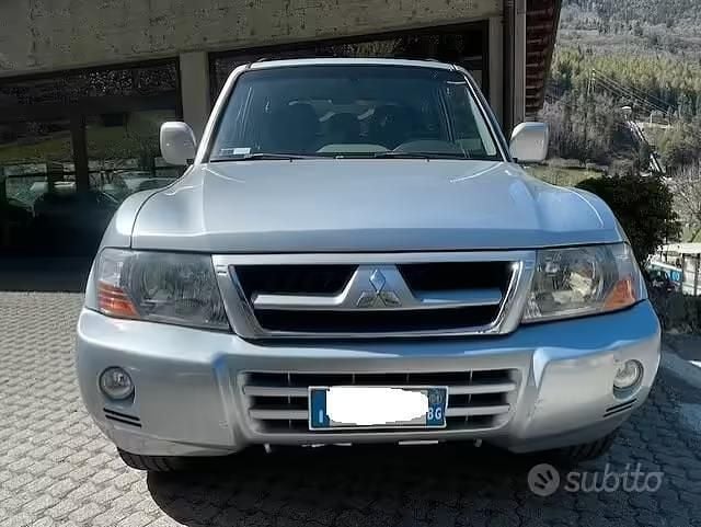 Usata Mitsubishi Pajero 115 CV (84 kW) 2004 Grigio SUV