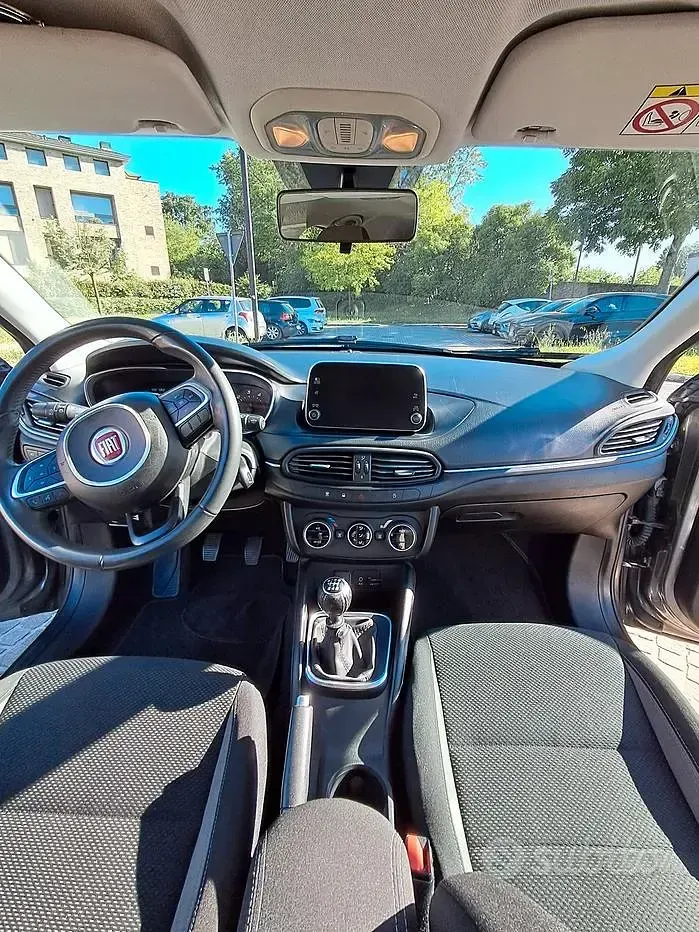 Usata Fiat Tipo 120 CV (88 kW) 2016 Grigio Berlina