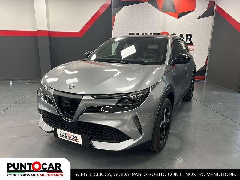Nuova Alfa Romeo Junior Edizione Speciale 145 CV (106 kW) 2025 Nero SUV