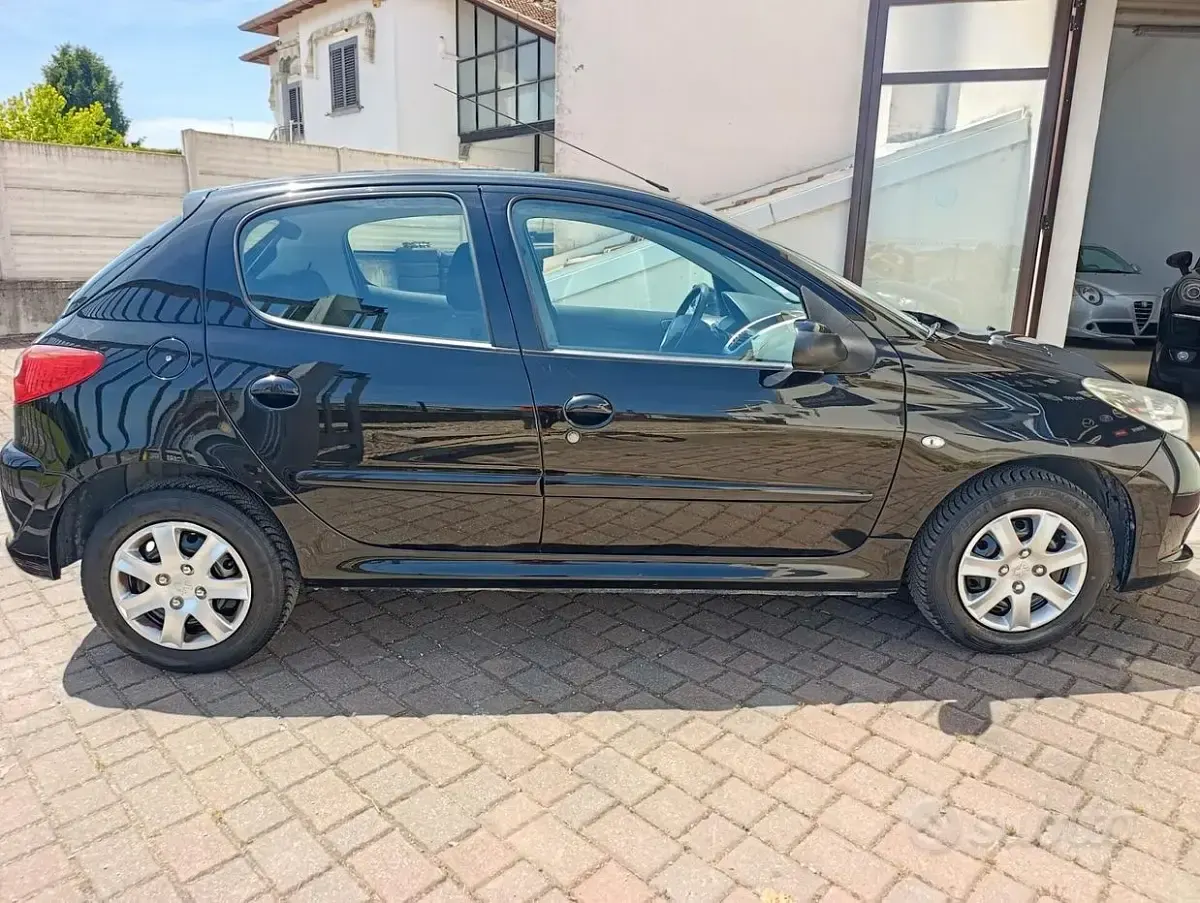 Usata Peugeot 206 60 CV (44 kW) 2010 Nero Berlina
