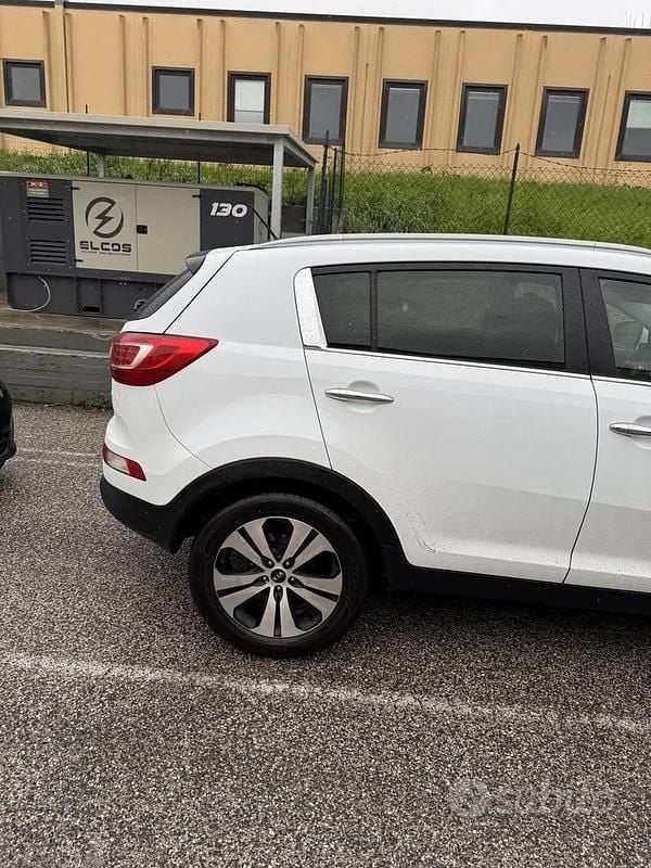 Second-hand Kia Sportage Active 116 CP (85 kW) 2012 Alb SUV