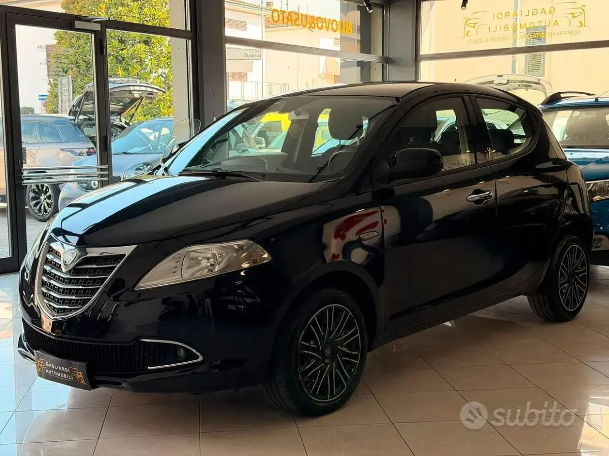 Usata Lancia Ypsilon S 95 CV (69 kW) 2015 Bluazzurro Utilitaria