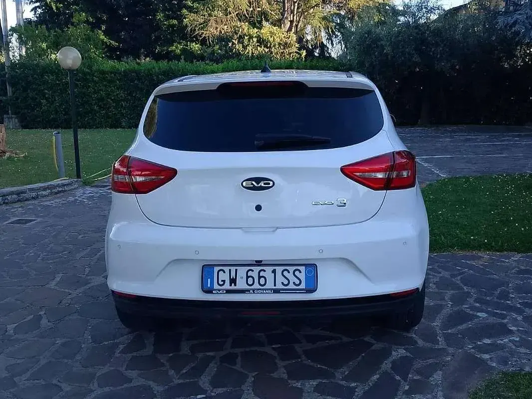 Usata EVO Evo 3 107 CV (78 kW) 2024 Bianco SUV