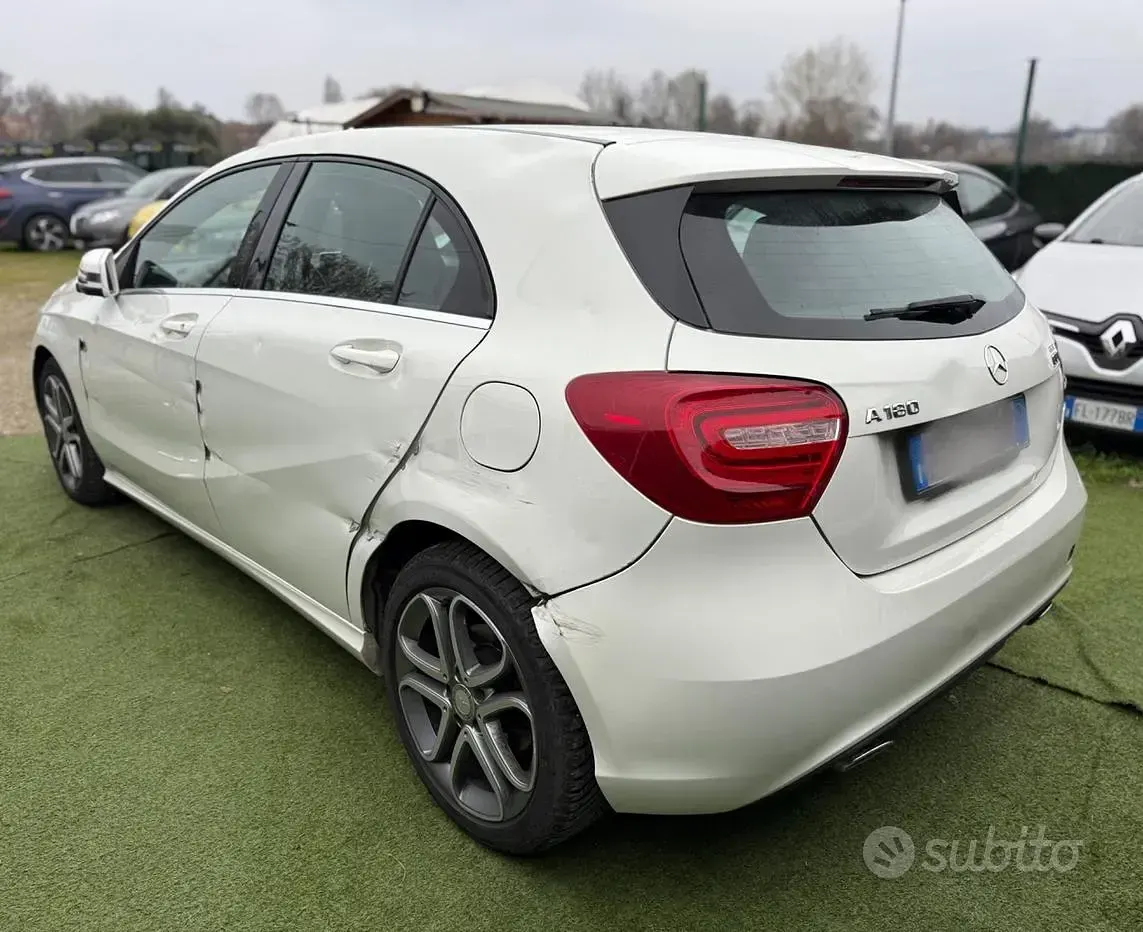 Usata Mercedes A180 Sportline 109 CV (80 kW) 2013 Bianco Berlina
