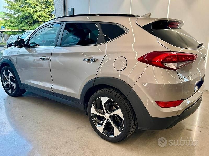 Usata Hyundai Tucson Edition 141 CV (103 kW) 2018 Grigio SUV