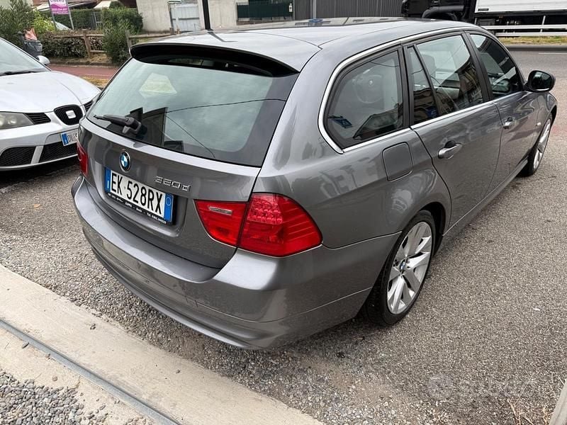Usata BMW 320 Efficient Dynamics 184 CV (135 kW) 2011 Grigio Station wagon