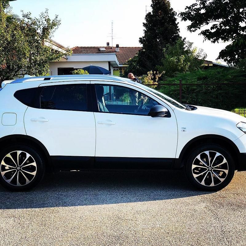 Usata Nissan Qashqai N-TEC 131 CV (96 kW) 2012 Bianco SUV